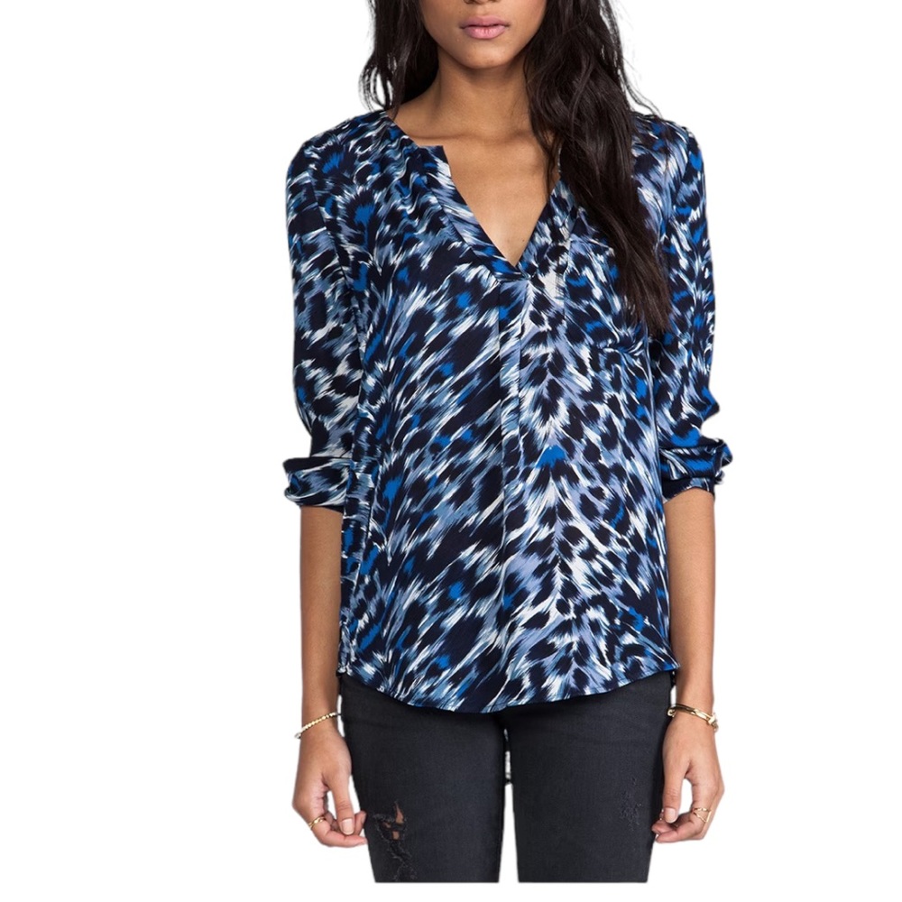 Joie Deon Animal Print Silk Pullover Mob Wife Blouse in Dark Navy Blue